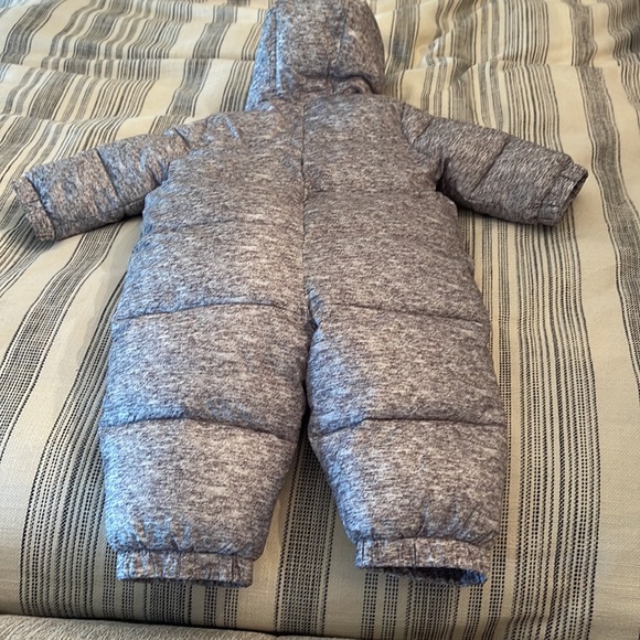 Baby GAP Snowsuit - Picture 6 of 8